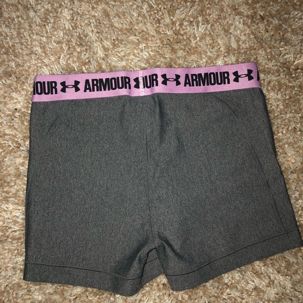 ** SOLD ** Under armour shorts - Picture 2 of 2